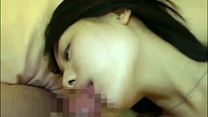 19-Year-Old Resembling Ishihara Satomi Works at Japanese Food Chain