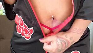 naruto's curvy girl masturbates