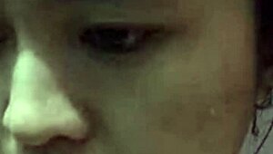 Indonesian Girl Caught Taking Bath on Webcam Live