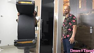 Transexuală braziliană Lohara Lomark distruge curul bareback 😈