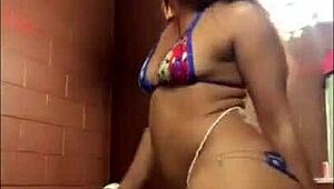 BIG ASS TWERK DANCING BY EBONY BEAUTY