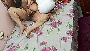 novinha gets eaten by old hairy bodybuilder in lingerie 😈