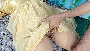 Desi bride in yellow dress gets her pussy pounded hard by big Indian cock on wedding night. I’m losing it over this raw action on xvideos india xxx!