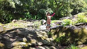 hunting a young 18+ mom caught off guard