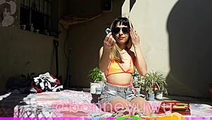 bonneyuwu painting in the sun in bikini