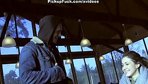 Bu seksi snowboard güzeli sahne 2'de gerçek yüz boşalması alıyor 😏