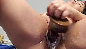 want to see this oiled creamy pussy stretch?