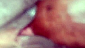 Emotivan susret sa devojčinim malim sisama i crnim kurcem