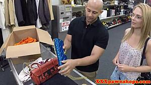 i spied on this amateur blowjob before doggystyle in the shop