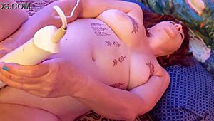 Hotwife Steffi dances her big pussy lips intensely