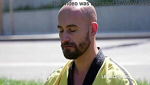 Ларини перверзии 9 на 3 с интензивно анално фистинг