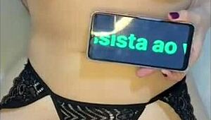 Minha lingerie preta minha bunda quicando meu gemido baixinho filmei tudo cavalgando de costas