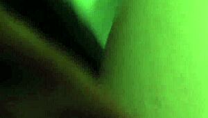 Bu seksi snowboard güzeli sahne 2'de gerçek yüz boşalması alıyor 😏