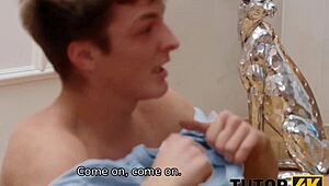 تيوتر4ك يستكشف مغامرات غابة برية مع حركات جريئة