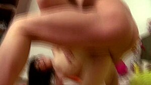 Bobbi StarrとAndy San Dimasが刑務所の痴女に変身