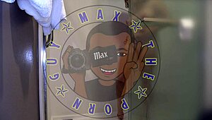 POVエマ・ウルフが神フェラ手コキで顔面騎乗してイカせてくれる