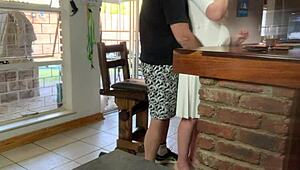 Żona mojego kumpla zdradza rżnięciem i ssaniem