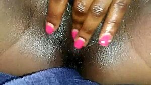 Fekete ében nő közeli maszturbál