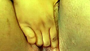 Kongkek Pertama Kali Bilik Air Dengan Rakan Sekandang Asrama