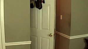 hey, my fembot maid sucks me off and takes a huge facial