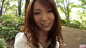 おお、ゴージャスなユイ・ハタノの美味しいアジアンマンコが中出しされてワイルド 😍