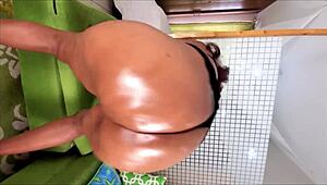 soft big ass milf twerking is amazing