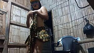 Madrastra Militar Prepara Un Baile Erotica Para El Sargento Encargado Del Peloton De Guerra Ella Deja Ver Sus Tetas Y Se Toca Su Vagina Angosta Y Humeda Porno Real Exclusivo