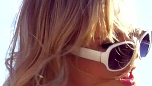 Jillian Janson se hace correr intenso con tetas naturales en la naturaleza