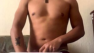 Maluma - Haciendo Deberes Con La Verga Afuera