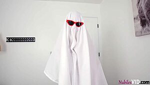 Riley Reid nails it with double messy facial finish