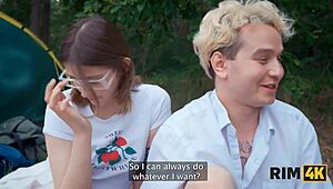 Člověče, tento stydlivý pár zkusil rimming a tvrdý anal poprvé