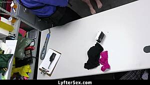 Guard’s too nice durin’ shoplifter mess - Lyftersex