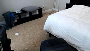 ムラムラセクシーボディの黒髪美女Elay Smithが絶叫絶頂