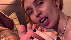 these feet are perfect for licking 😍