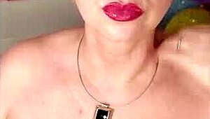 Man, check this sexy chubby stepmom working herself into a hot frenzy!