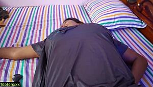 Auto Driver Fucks Beautiful Shaved Passenger Bhabhi