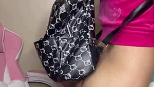 Hé apa, látni akarod ezt a forró diák csajt, ahogy keményen eljuttat a csúcsra?