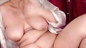 Man, check this sexy chubby stepmom working herself into a hot frenzy!