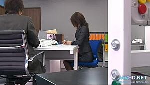 日本人熟女が野外フェラで大暴れ