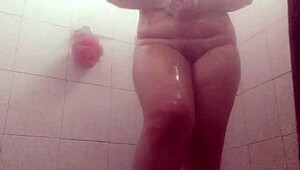 i caught gordibuena cleaning semen from pussy in shower voyeur