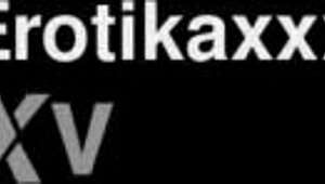 Hot Latina's quick oral backstage turns erotic