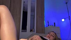 i’m fingering a virgin pussy for the first time ever