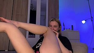 i’m fingering a virgin pussy for the first time ever