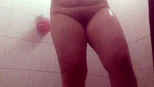 i caught gordibuena cleaning semen from pussy in shower voyeur