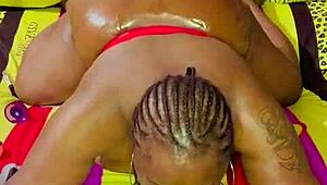 these amateurs shave and lick pussies 😍