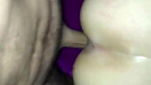 Watch Soso the MILF reach orgasm with close-up pussy fucking!