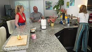 Ей, искаш да изневериш със стесненичката Дани Джоунс?