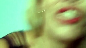 loira casada se masturbando em vídeo caseiro 😏