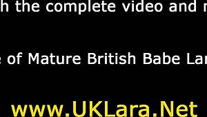 हेय, देखो इस हील्ड हॉटी को मसिव कॉक लेते हुए स्टाइल से