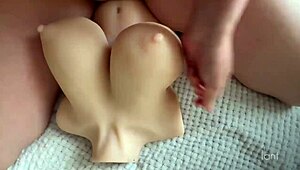 Milf goes wild fingering herself in solo session